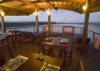 Bassac cruise dinner boat