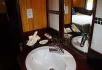 Douce mekong Cruise bathroom