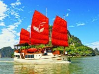 Ha_Long_Boat.jpg