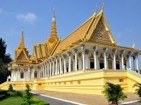 Rayal_Palace_PhnomPenh_hr.jpg